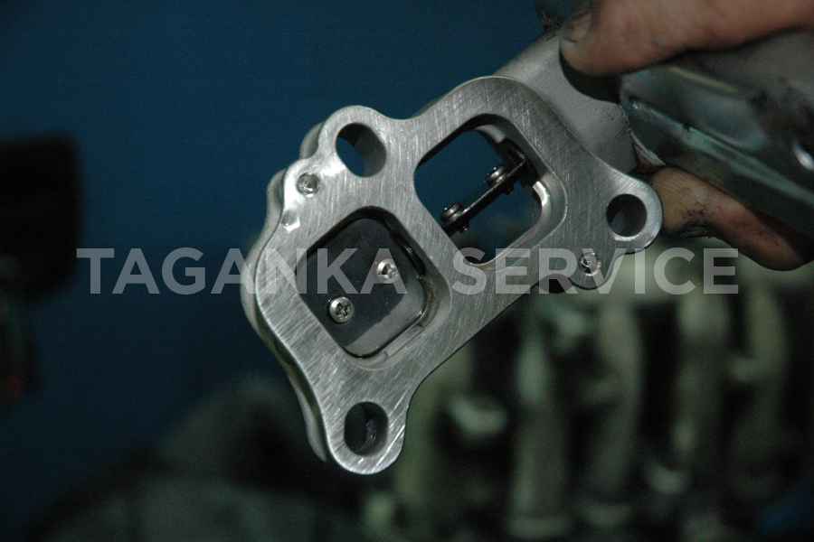 Чистка системы рециркуляции выхлопных газов (EGR) Toyota Land Cruiser Prado 150 - фото 13