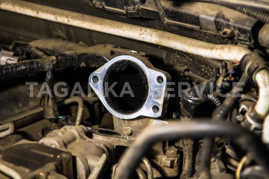 Чистка системы рециркуляции выхлопных газов Toyota Land Cruiser Prado 150 - фото 8