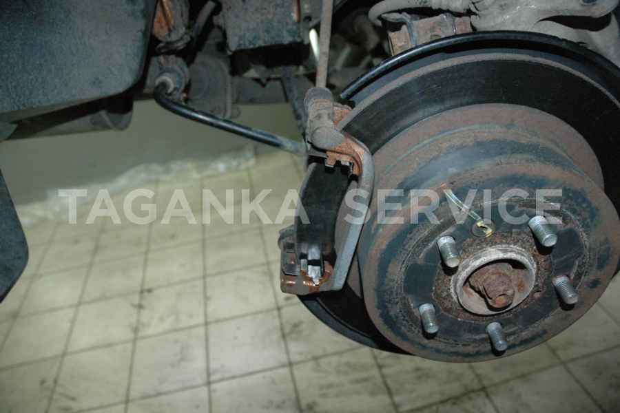Мойка радиаторов, обслуживание задних тормозных механизмов, замена втулок стабилизаторов на Toyota Highlander - фото 10