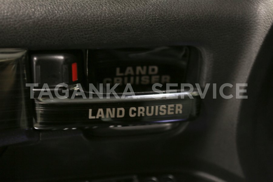 Стайлинг Toyota Land Cruiser 200 - фото 6