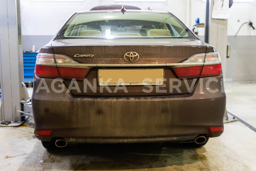 Toyota Camry: небольшой обзор модели и замена масла в АКПП - фото 1