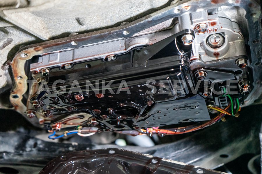 Toyota Camry: небольшой обзор модели и замена масла в АКПП - фото 7