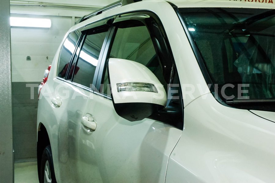 Toyota Land Cruiser Prado 150: ремонт бокового зеркала - фото 1