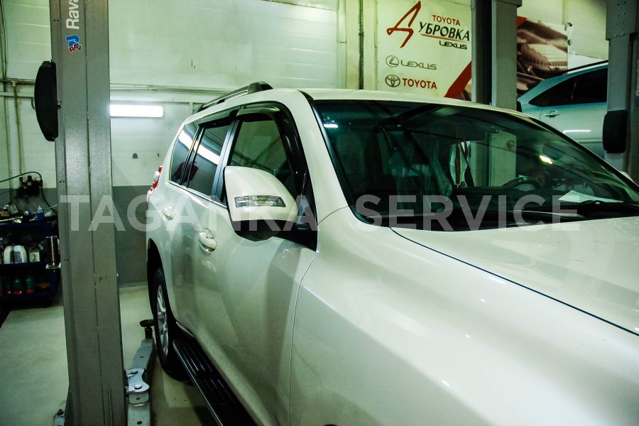 Toyota Land Cruiser Prado 150: ремонт бокового зеркала - фото 2