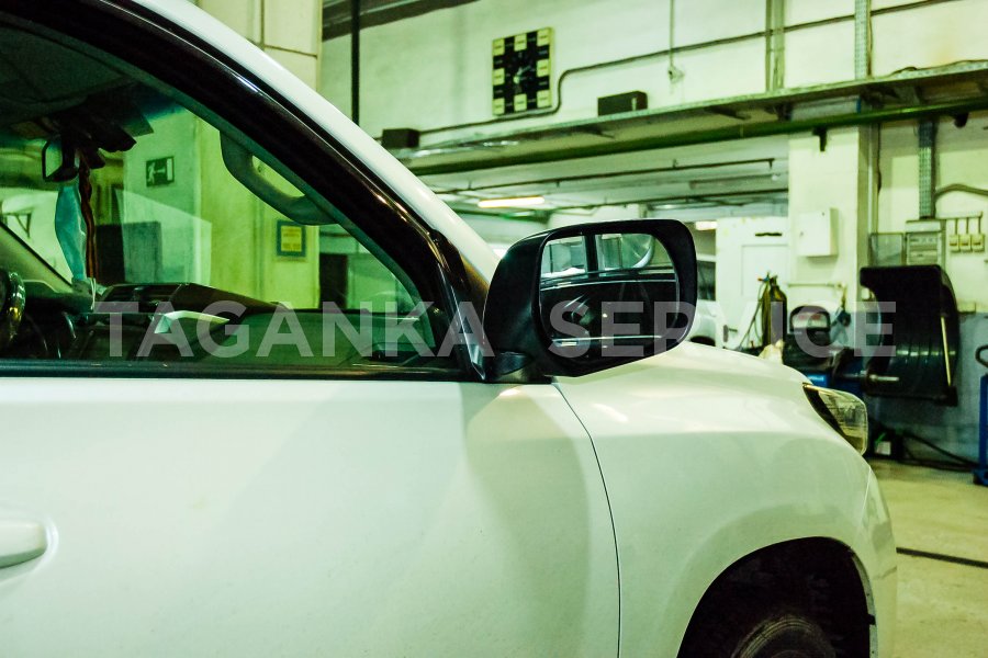 Toyota Land Cruiser Prado 150: ремонт бокового зеркала - фото 3