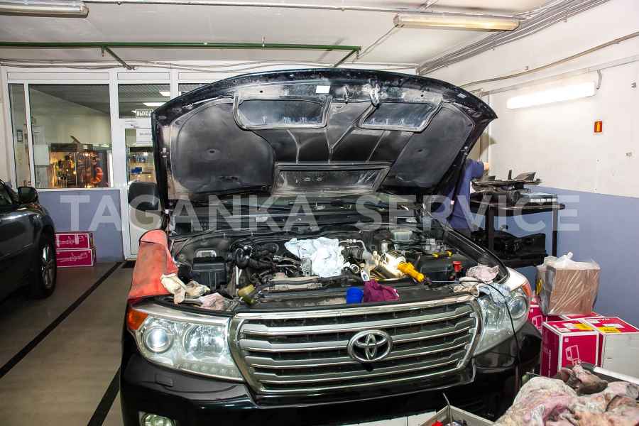 Восстанавливаем и обслуживаем дизельный двигатель на Toyota Land Cruiser 200 - фото 1