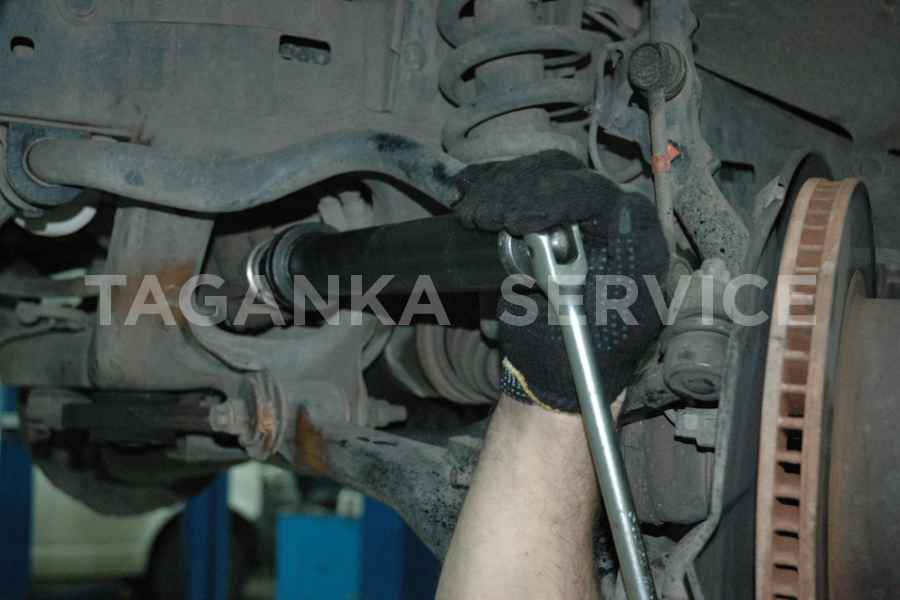 Замена рулевых наконечников и устранение посторонних стуков Toyota 4Runner - фото 7