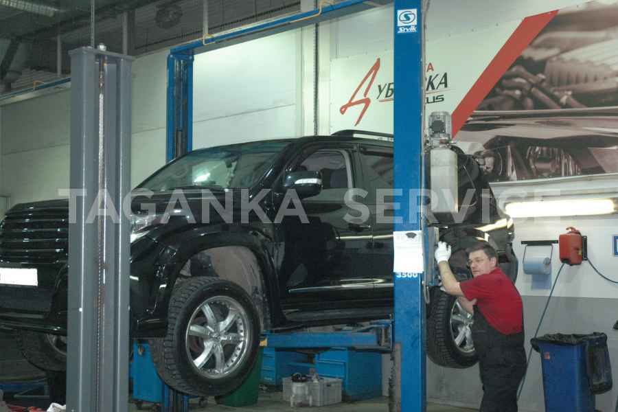 Замена рычагов передней подвески в Toyota Land Cruiser 200 - фото 14