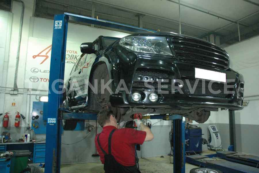 Замена рычагов передней подвески в Toyota Land Cruiser 200 - фото 4